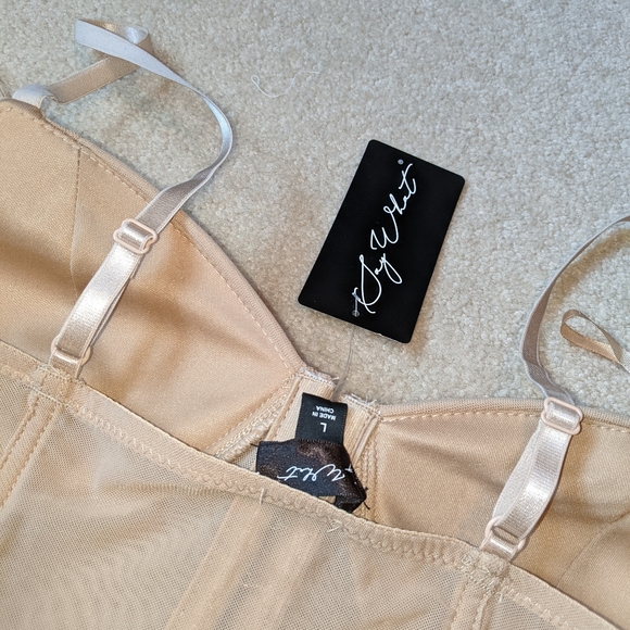 Nwts say what corset tan/beige/nude crop top - Picture 10 of 10